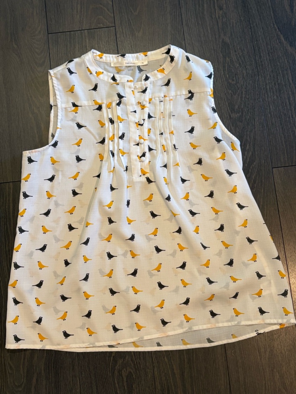 fun 2 fun White Sleeveless Bird-Print Pintuck Camisole - Yellow & Black